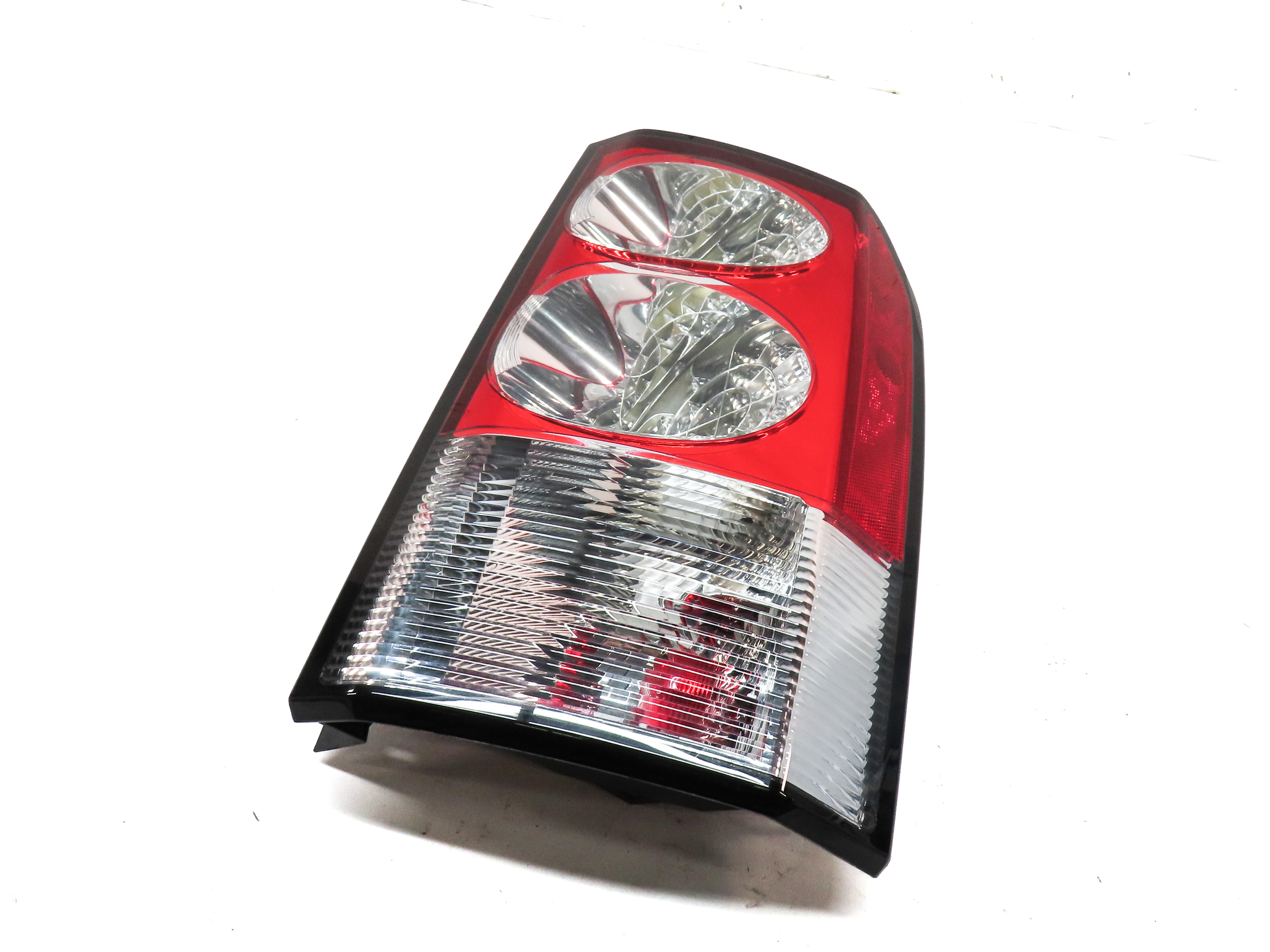 2010-2013 LAND ROVER LR4 REAR RIGHT PASSENGER TAILLIGHT BRAKE LIGHT LAMP — exact item pictured
